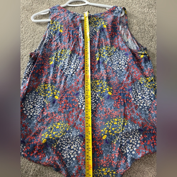 (XL) Old Navy floral printed V neck cut out tank - Picture 6 of 8